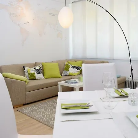 3 Zentrum , Kontaktloser Check In Apartment