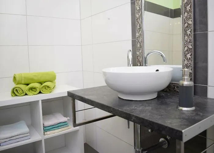 3 Zentrum , Kontaktloser Check In